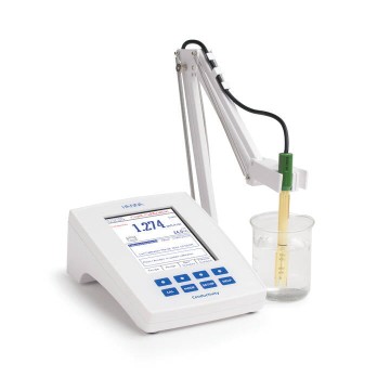 Medidor de mesa grado investigación para CE/TDS/salinidad/resistividad, con ATC e intervalo amplio HANNA - HI5321-01